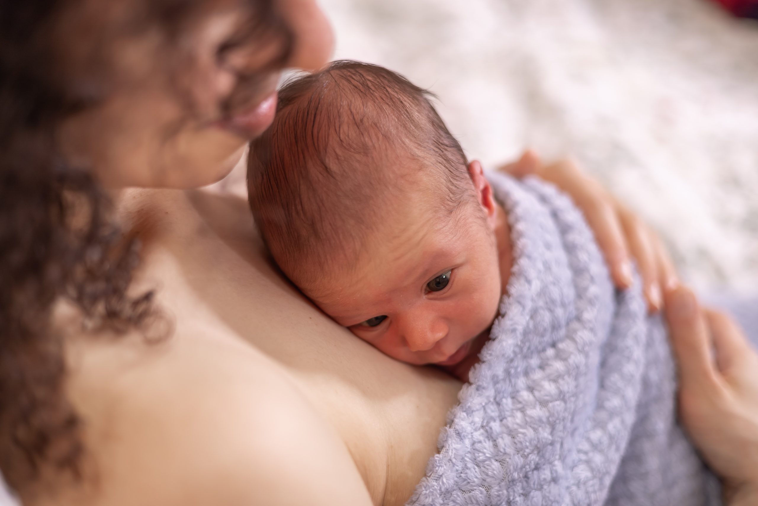 Haut-zu-Haut-Kontakt: Vorteile für Mutter und Kind